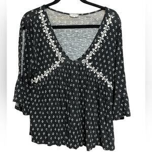 Eyeshadow Prairie Print Black and White Embroidered Tunic Blouse Size Large